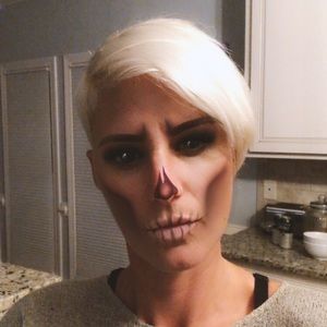 Meet your Posher, Ema-louise